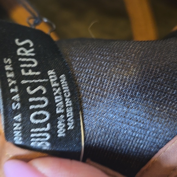 New Donna Salyers Fabulous Furs Sherpa Camel Adjustable Hat - Picture 7 of 11